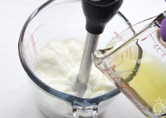 mixing oil and water to create lotion | bramble berry